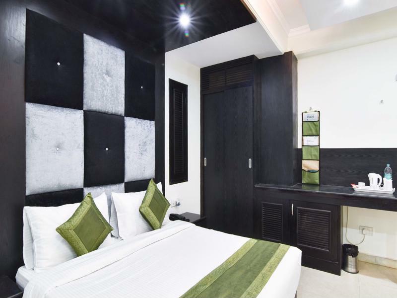Treebo Mehar Castle Hotel เดลี ภายนอก รูปภาพ